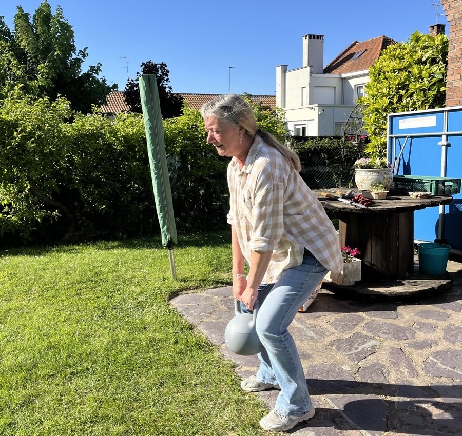 Séance d'activité physique adaptée en extérieur près du cabinet